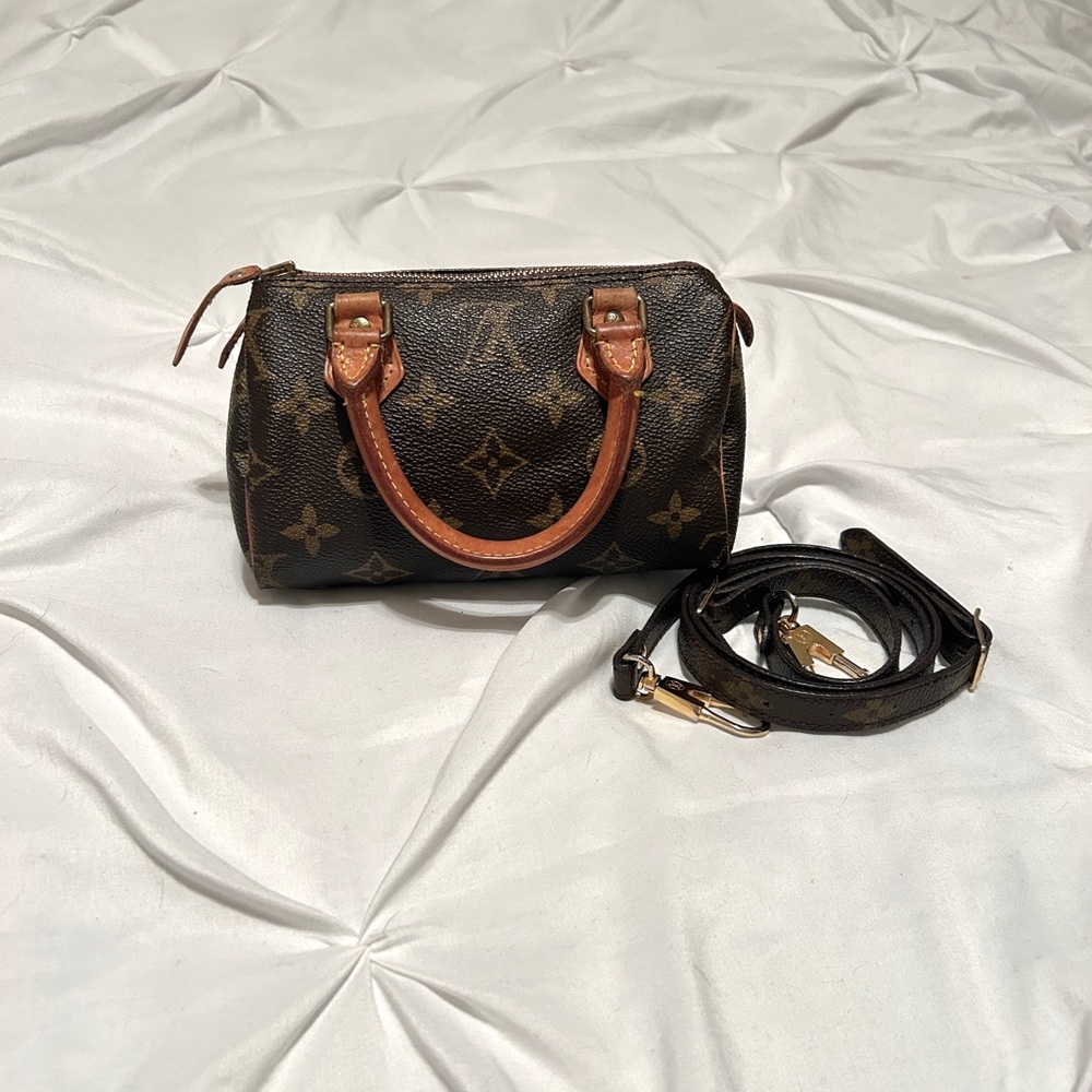 authentic vintage antique Louis Vuitton Mini Speedy with matching LV cross strap - Picture 3 of 4